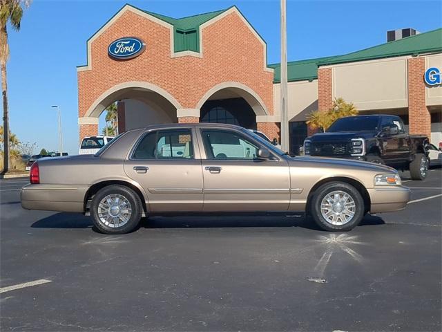 used 2006 Mercury Grand Marquis car, priced at $6,502