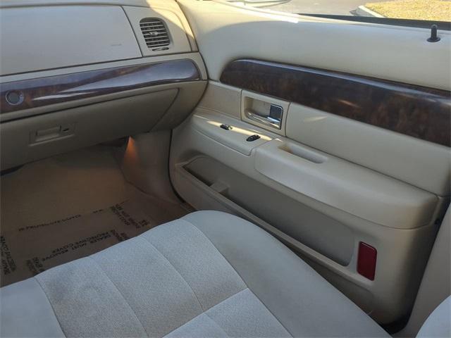 used 2006 Mercury Grand Marquis car, priced at $6,502