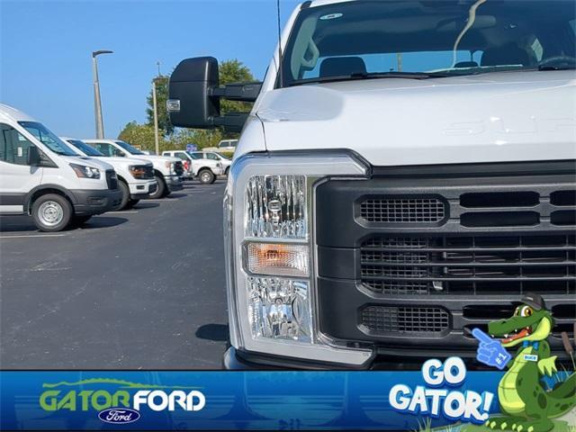 new 2025 Ford F-350 car, priced at $61,020