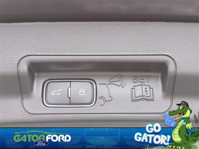 new 2025 Ford Explorer car, priced at $40,101