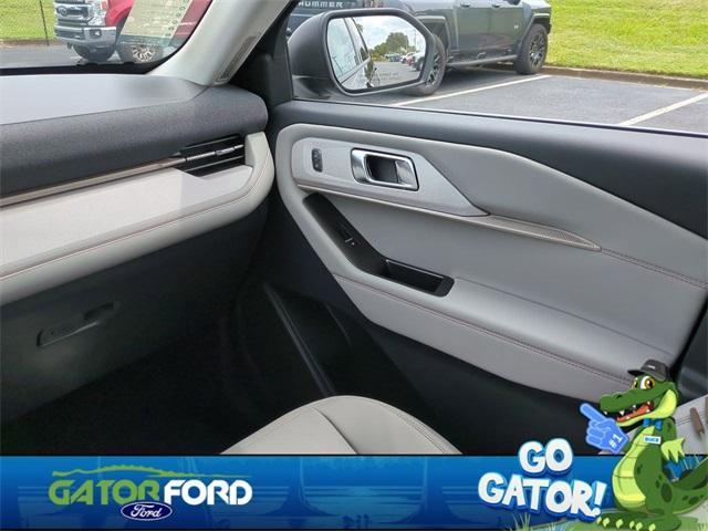 new 2025 Ford Explorer car, priced at $40,101
