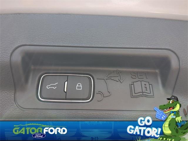 new 2025 Ford Explorer car