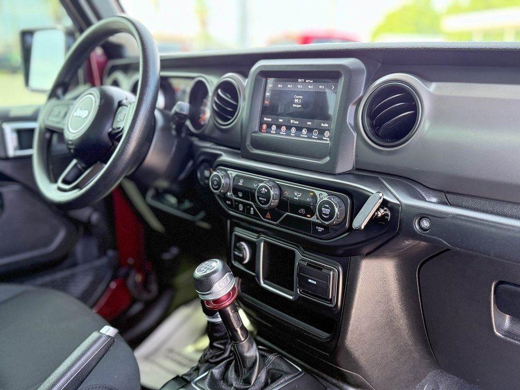 used 2022 Jeep Gladiator car, priced at $30,958