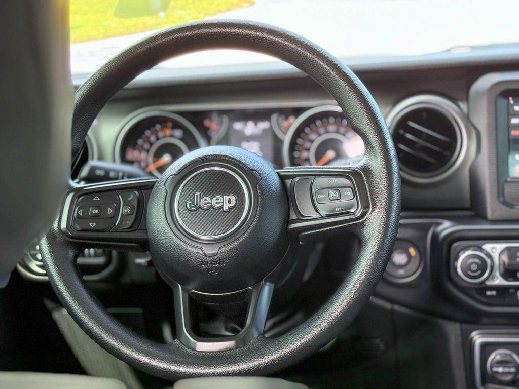 used 2022 Jeep Gladiator car, priced at $30,958