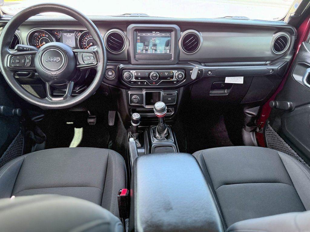 used 2022 Jeep Gladiator car, priced at $30,958