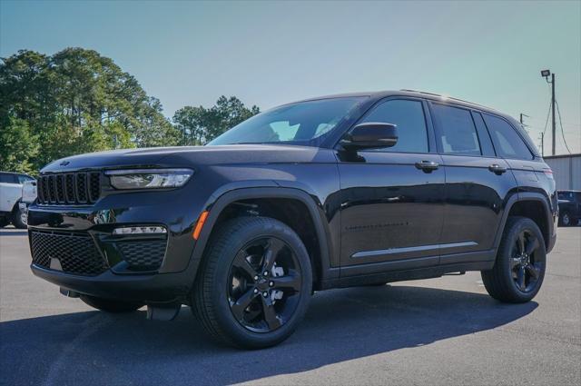 new 2025 Jeep Grand Cherokee car, priced at $44,634