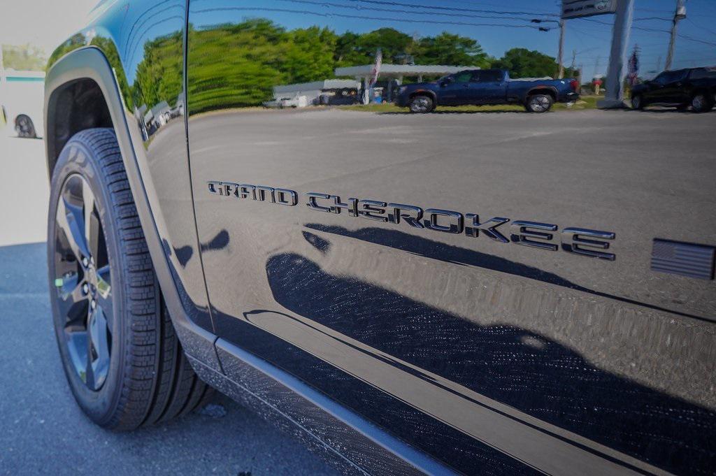 new 2025 Jeep Grand Cherokee car, priced at $43,634
