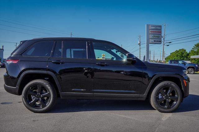 new 2025 Jeep Grand Cherokee car, priced at $44,634