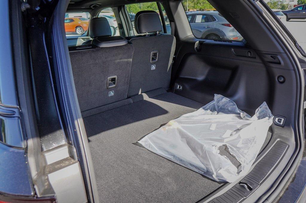 new 2025 Jeep Grand Cherokee car, priced at $43,634