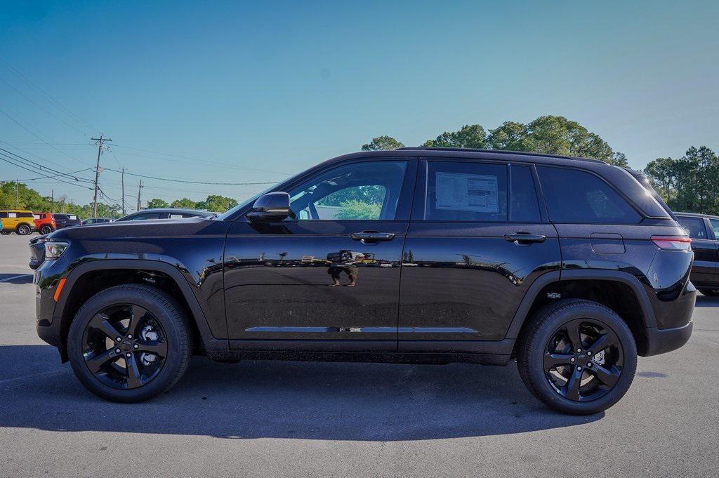 new 2025 Jeep Grand Cherokee car, priced at $43,634