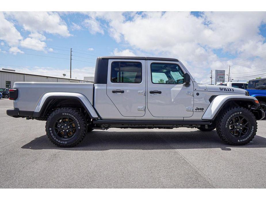 new 2024 Jeep Gladiator car, priced at $51,774