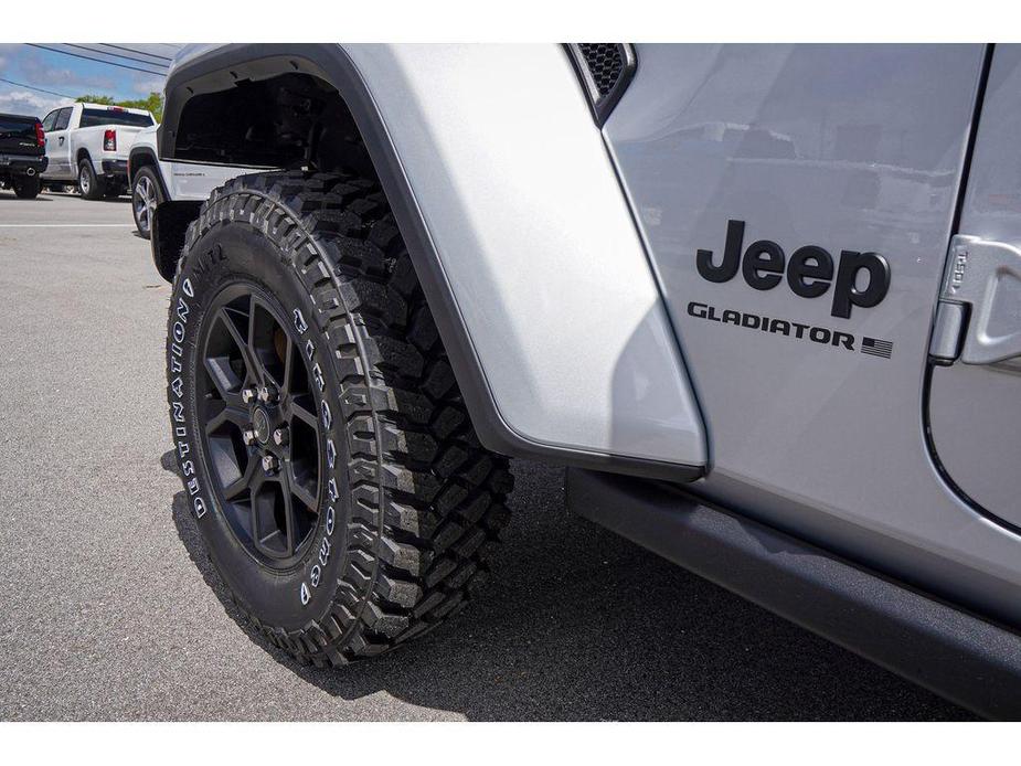 new 2024 Jeep Gladiator car, priced at $51,774