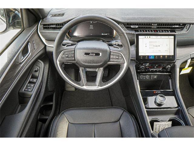 new 2025 Jeep Grand Cherokee car, priced at $40,585