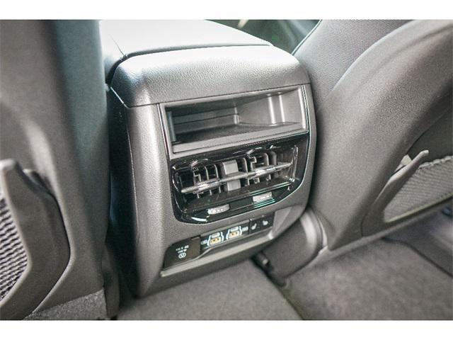 new 2025 Jeep Grand Cherokee car, priced at $40,585
