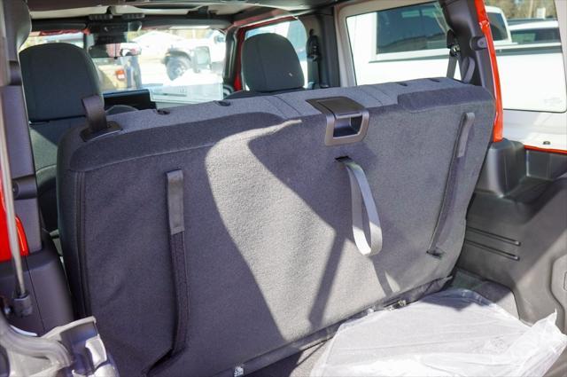 new 2025 Jeep Wrangler car, priced at $39,542