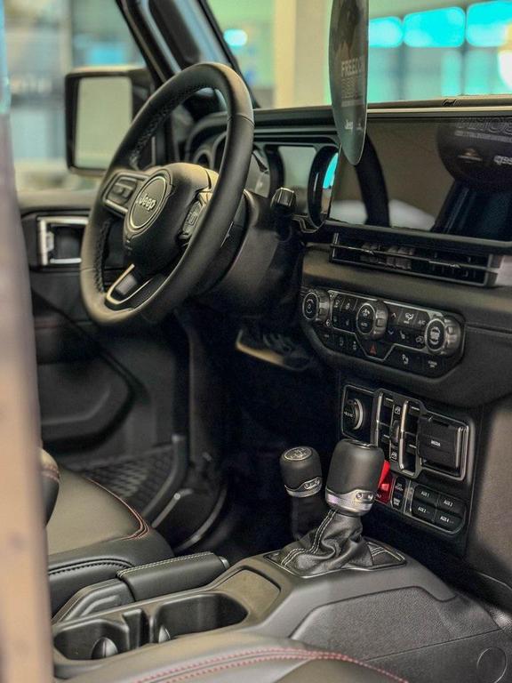 new 2025 Jeep Wrangler car, priced at $62,474