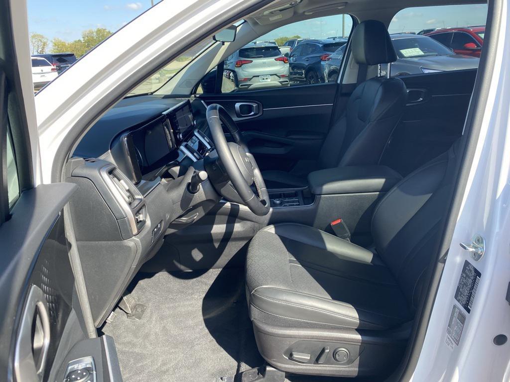 used 2022 Kia Sorento car, priced at $23,134