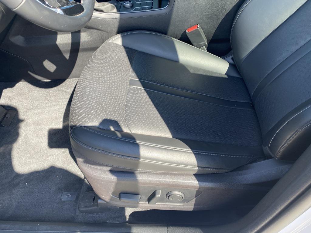 used 2022 Kia Sorento car, priced at $23,134