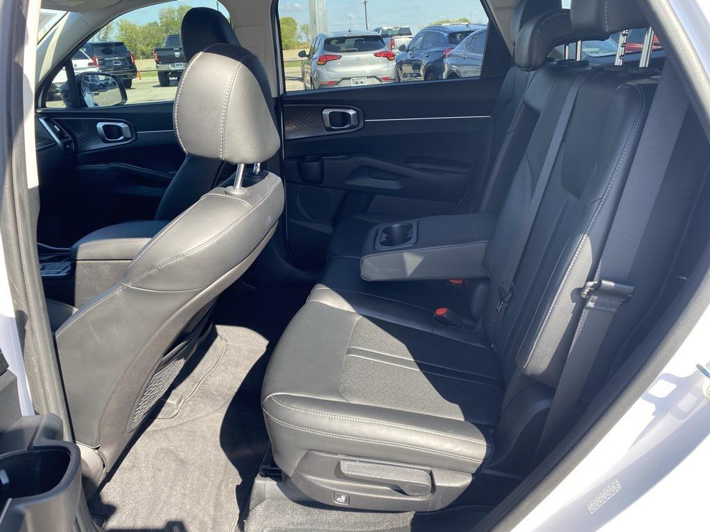 used 2022 Kia Sorento car, priced at $23,134