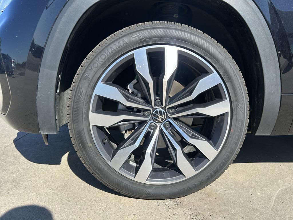 used 2021 Volkswagen Atlas car, priced at $21,995