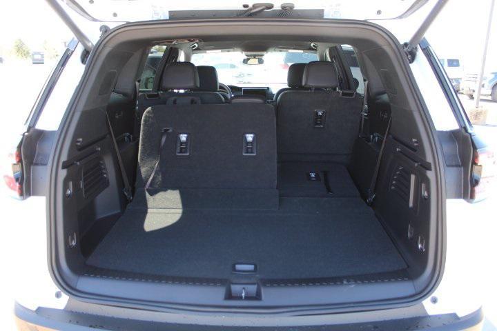new 2025 GMC Acadia car, priced at $45,330