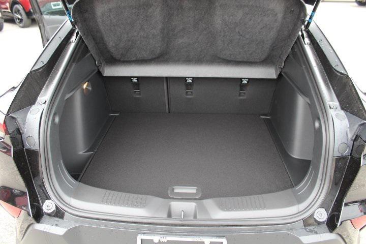 new 2025 Buick Envista car, priced at $24,185