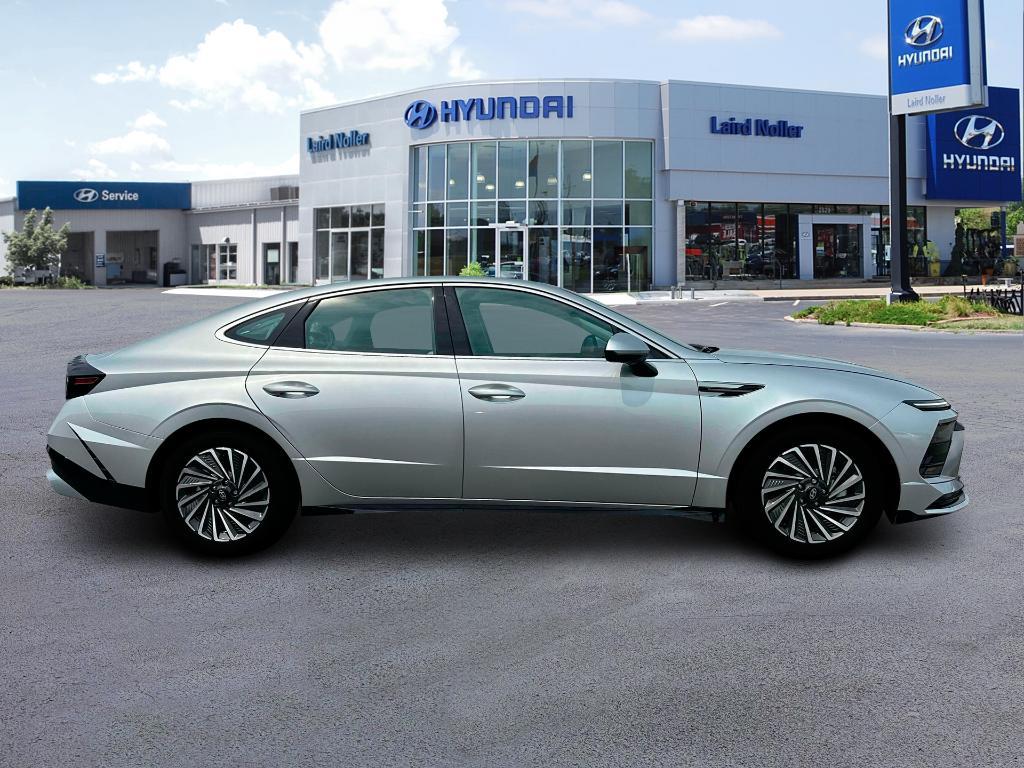 new 2025 Hyundai Sonata Hybrid car, priced at $30,733