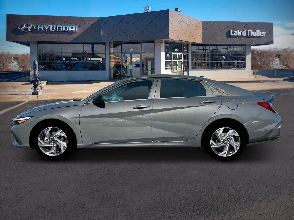 new 2025 Hyundai Elantra car, priced at $22,611