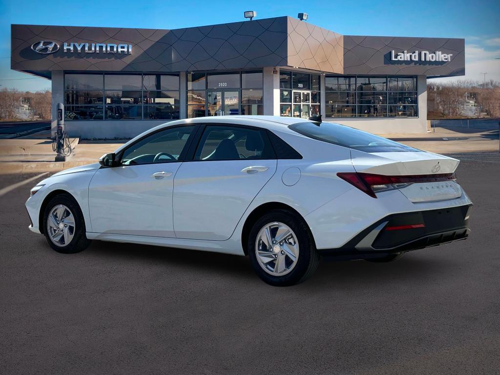 new 2024 Hyundai Elantra car, priced at $22,752