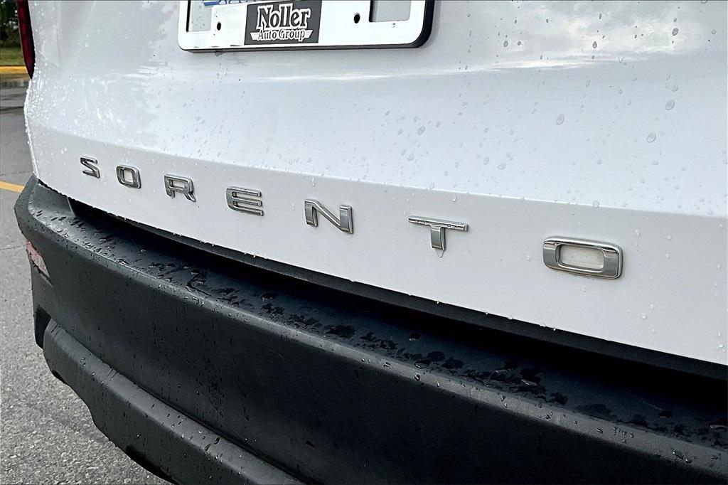 used 2021 Kia Sorento car, priced at $17,541