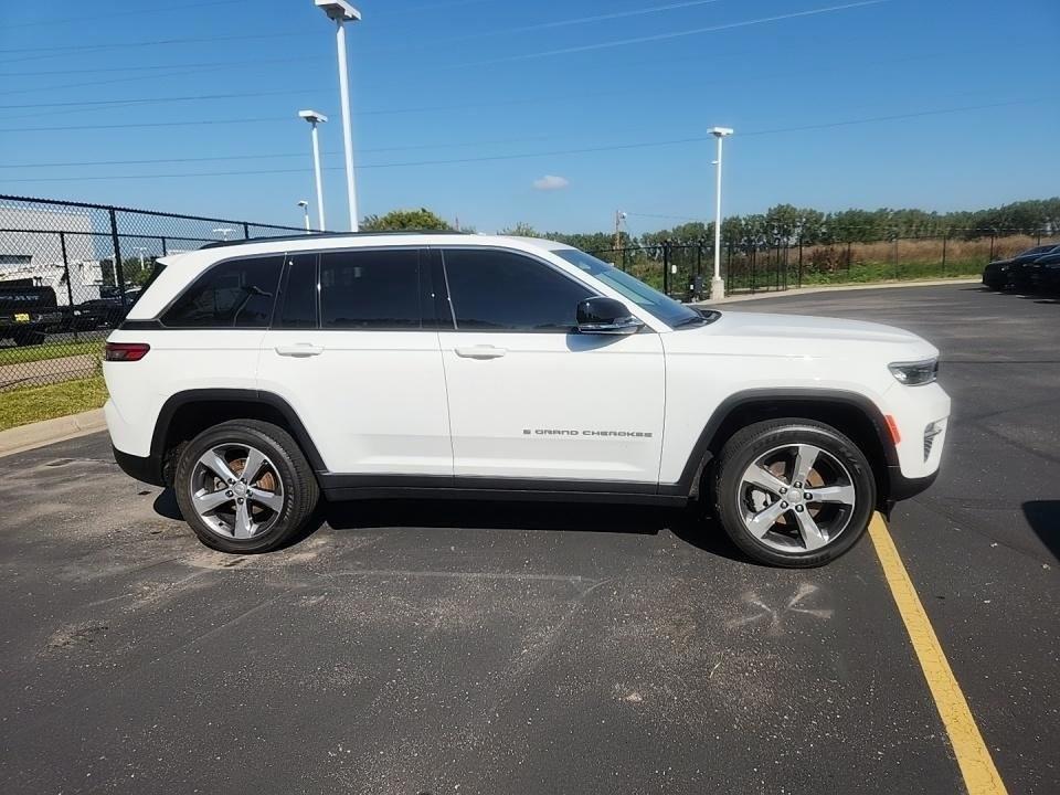 used 2022 Jeep Grand Cherokee car, priced at $30,495