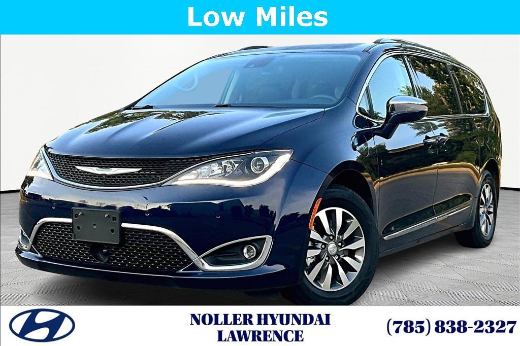 used 2020 Chrysler Pacifica Hybrid car, priced at $29,235