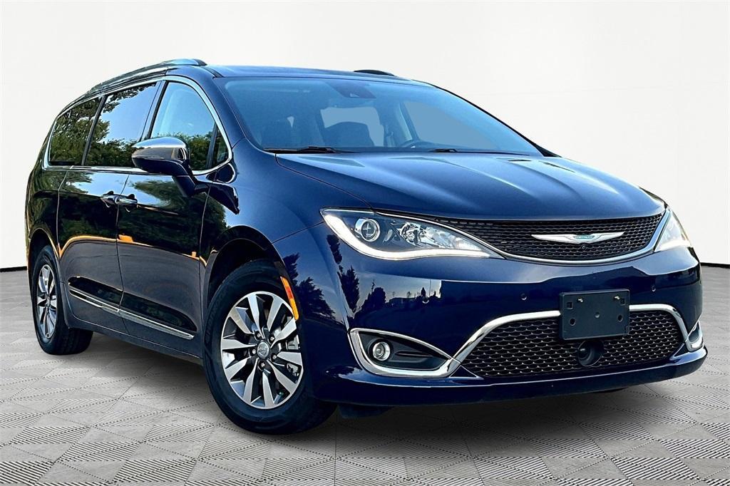 used 2020 Chrysler Pacifica Hybrid car, priced at $29,640