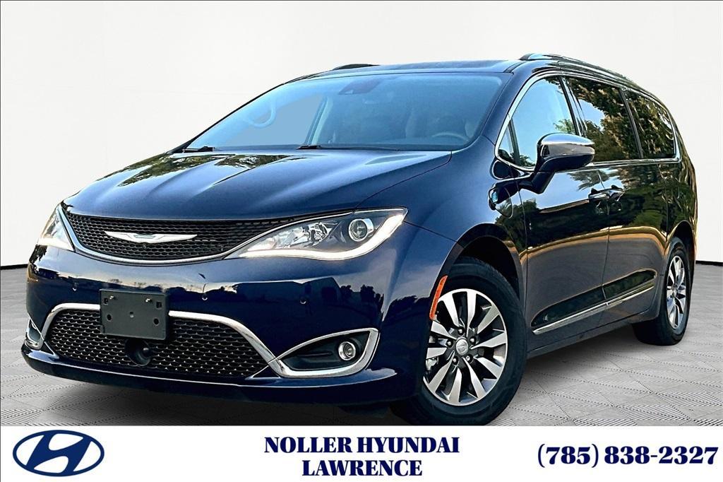 used 2020 Chrysler Pacifica Hybrid car, priced at $29,640