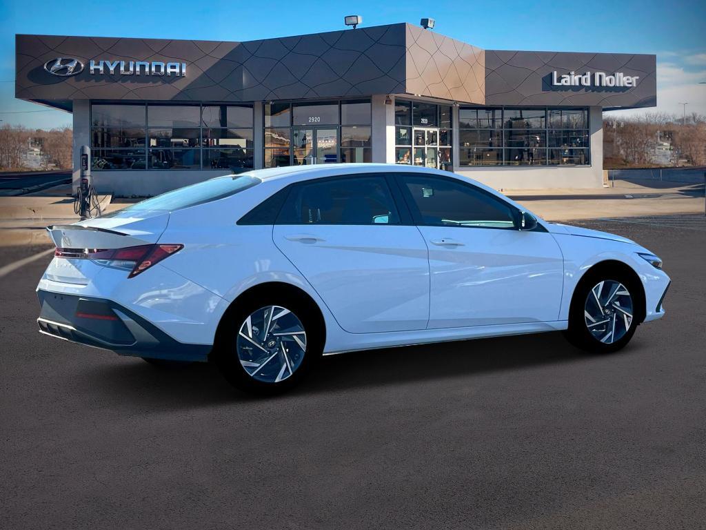 new 2025 Hyundai Elantra car, priced at $23,072