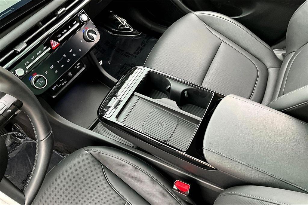 used 2025 Hyundai TUCSON Hybrid car, priced at $32,319