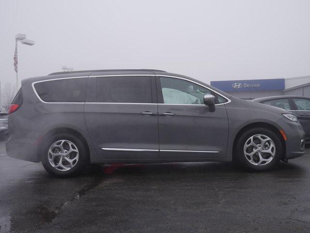 used 2022 Chrysler Pacifica car, priced at $28,000