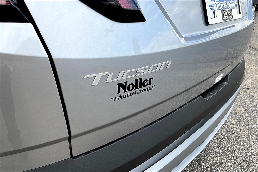 new 2025 Hyundai TUCSON Hybrid car, priced at $37,336