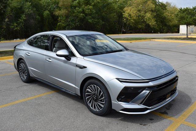 new 2024 Hyundai Sonata Hybrid car, priced at $27,995