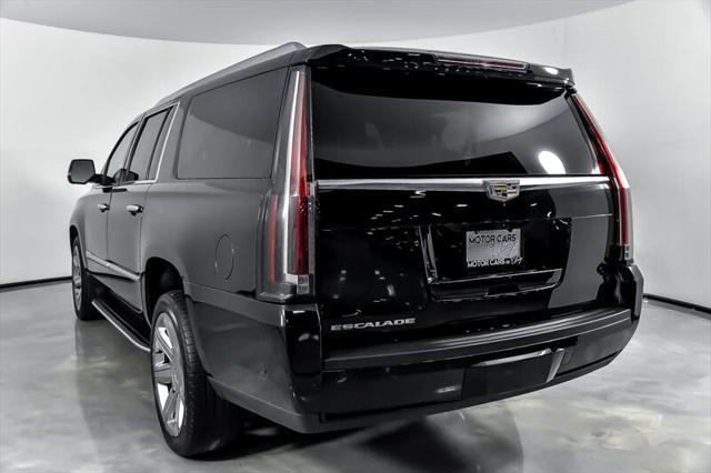 used 2020 Cadillac Escalade ESV car, priced at $35,995