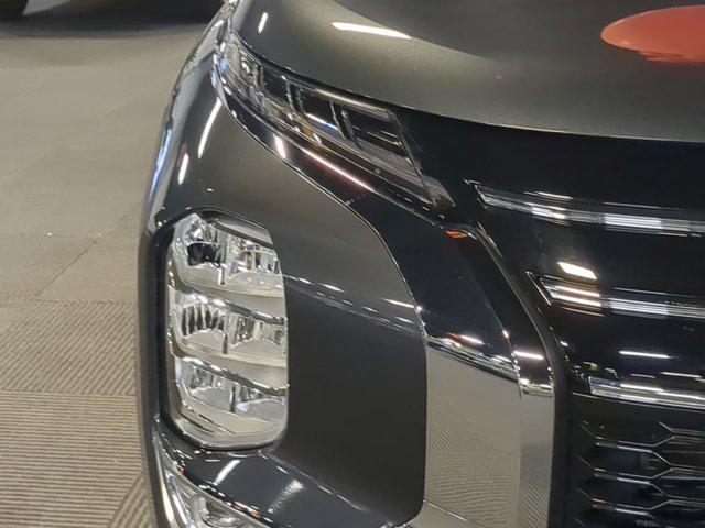 used 2025 Mitsubishi Outlander car, priced at $26,250