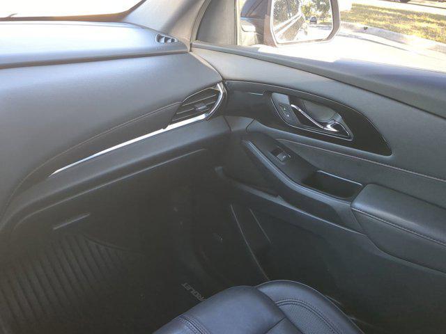 used 2022 Chevrolet Traverse car, priced at $29,450