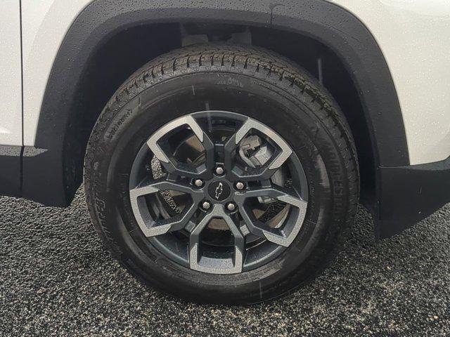 used 2025 Chevrolet Equinox car, priced at $33,990