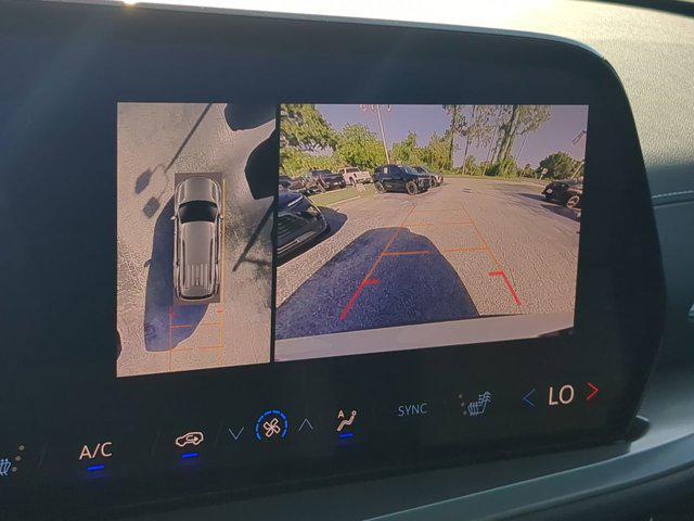 used 2024 Chevrolet Traverse car, priced at $33,500