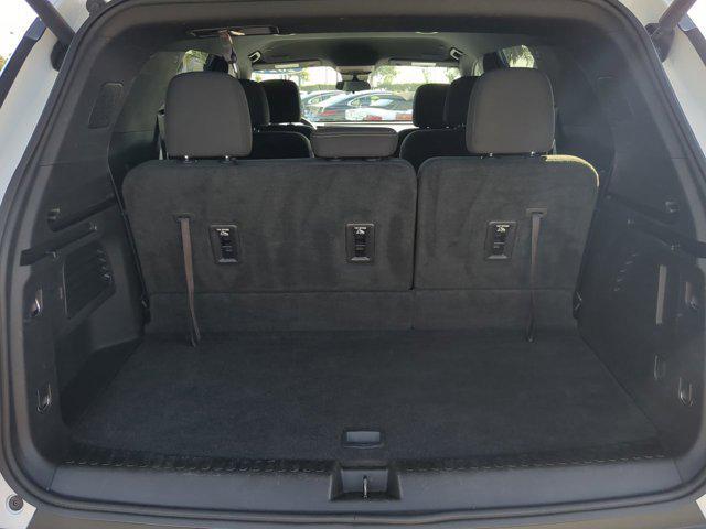 used 2024 Chevrolet Traverse car, priced at $33,500