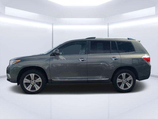used 2011 Toyota Highlander car, priced at $11,600