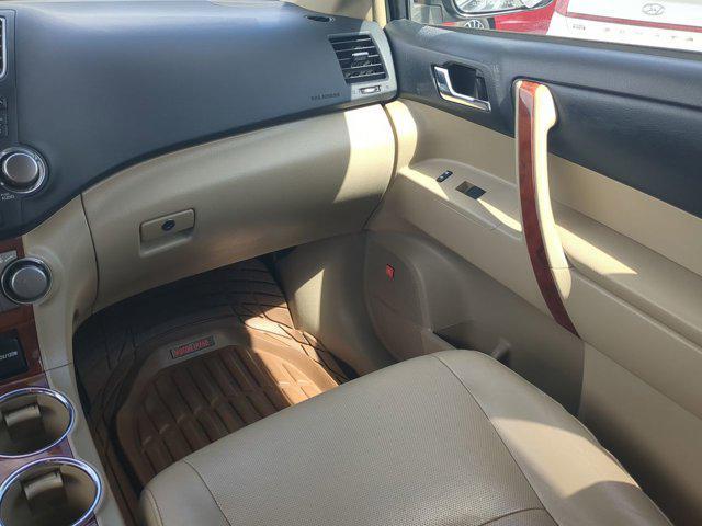 used 2011 Toyota Highlander car, priced at $11,600
