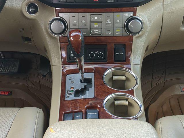used 2011 Toyota Highlander car, priced at $11,600