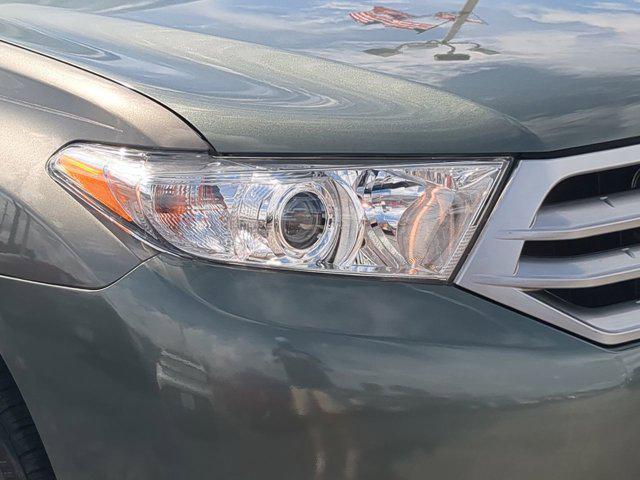 used 2011 Toyota Highlander car, priced at $11,600
