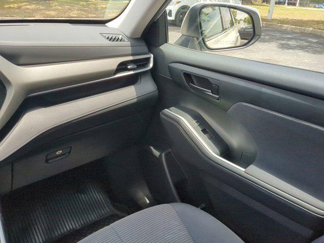 used 2022 Toyota Highlander car, priced at $29,990